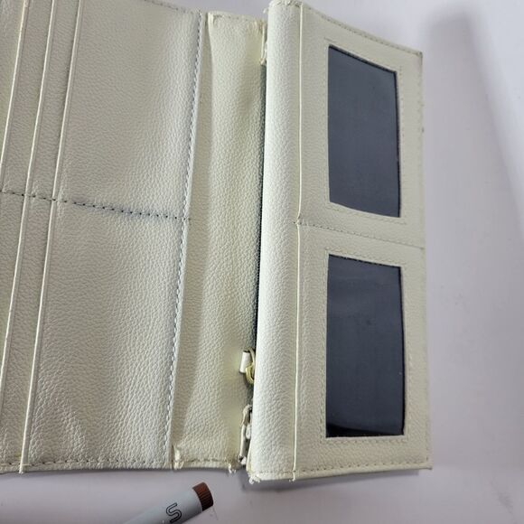Calvin Klein Cream Wallet - Picture 14 of 15